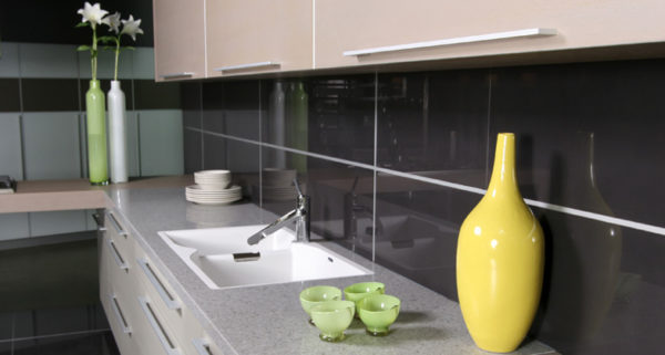 Kitchen With Quartz Colors Nougat 6600 Countertop