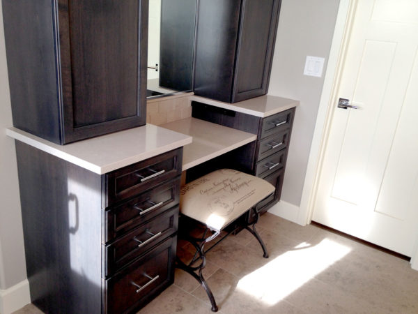Dressing Table With Natural Dolce Vita Countertop