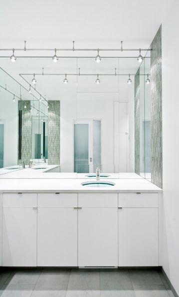 Bathroom Sink With Inspire Crystal White Countertop